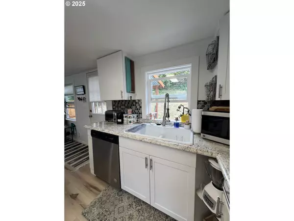 Myrtle Point, OR 97458,1938 MARYLAND AVE