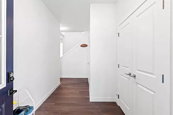 Airdrie, AB T4B 5M3,57 Willow GN SW