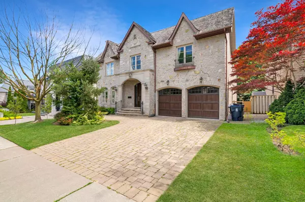 67 Yorkminster RD, Toronto C12, ON M2P 1M4