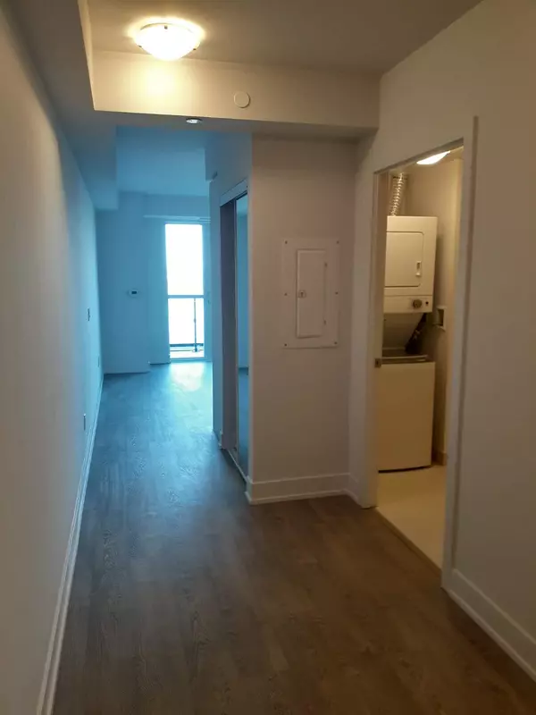 Oshawa, ON L1L 0R5,2550 Simcoe ST N #320