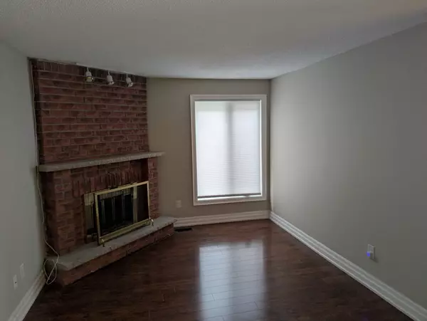 Pickering, ON L1W 2Z8,600 Creekview CIR