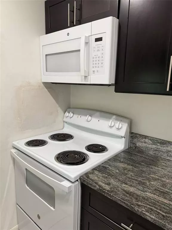Tamarac, FL 33319,6040 N Shakerwood Cir #205