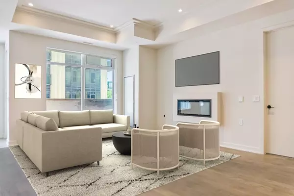 Oakville, ON L6K 2W6,123 Maurice DR #216