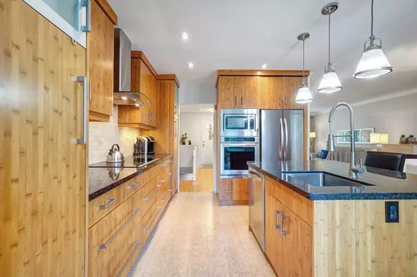 Mississauga, ON L5N 1C5,16 Plainsman RD