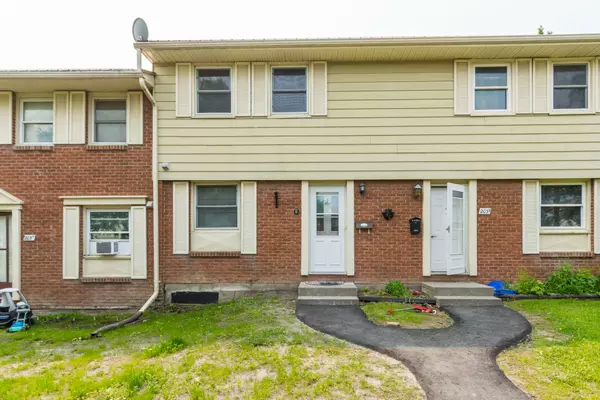 203 North Park ST #E, Belleville, ON K8P 4T9
