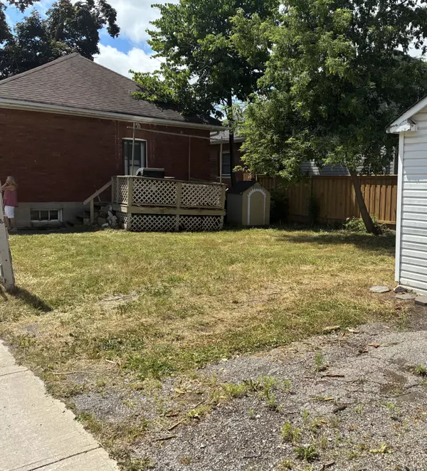 Peterborough Central, ON K9J 2C9,500 Romaine ST