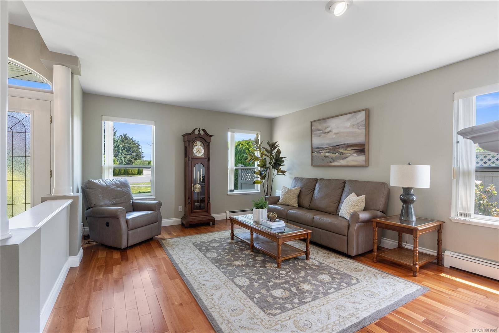 Sidney, BC V8L 3B3,10126 Third St