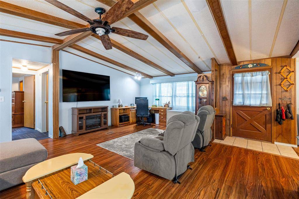 6524 Ashley Court, Granbury, TX 76049