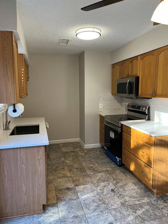 Hurst, TX 76053,613 Ridgeline Drive