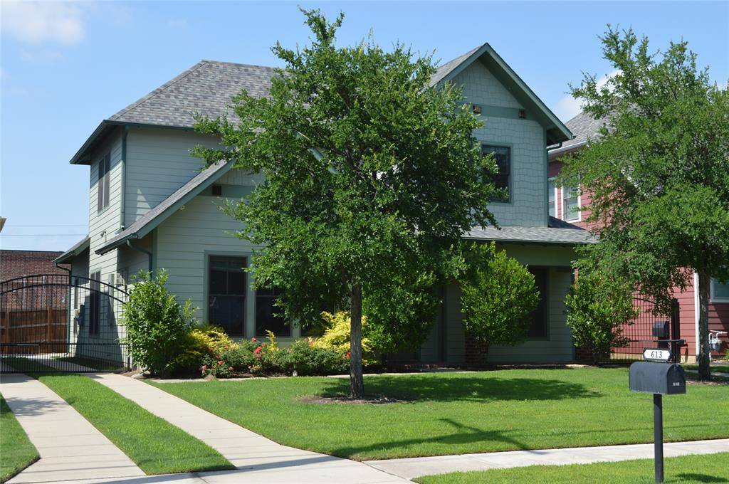 613 E Wall Street, Grapevine, TX 76051