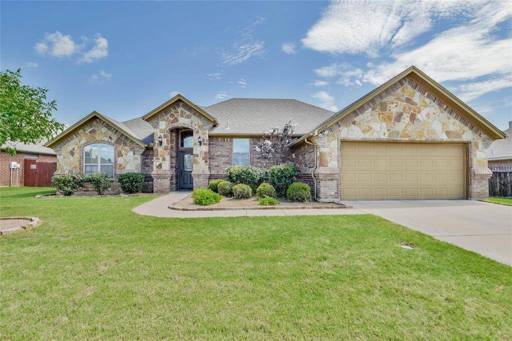 3002 Saunter Lane, Granbury, TX 76049