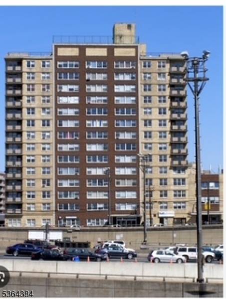 201 Bridge Plaza No #11A, Fort Lee Boro, NJ 07024