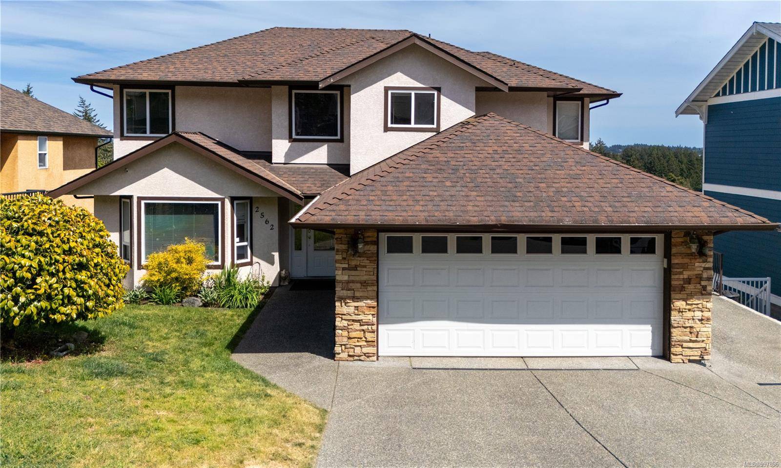 2562 Crystalview Dr, Langford, BC V8R 2Z8