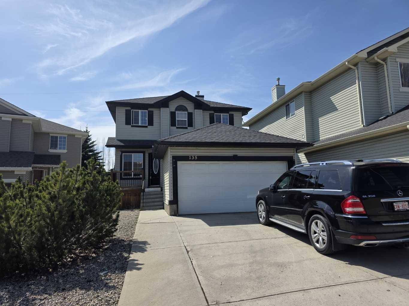 135 VALLEY CREST Close Northwest, Calgary, AB T3B 5X2