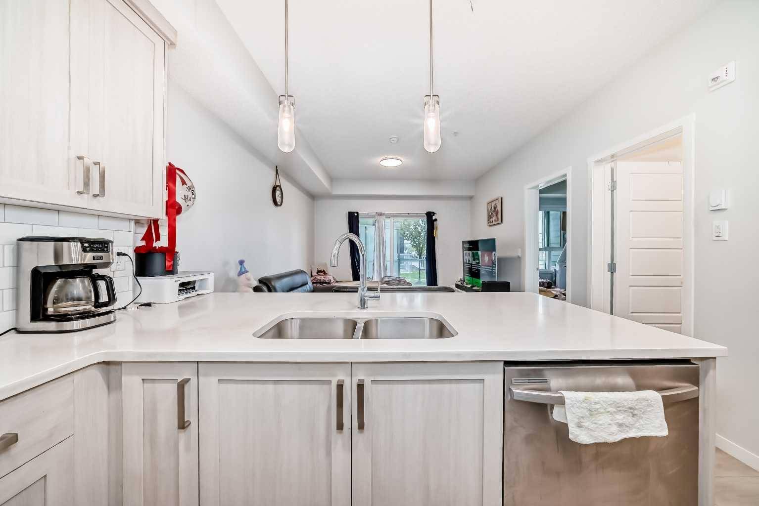 Calgary, AB T3P 1X7,40 Carrington PLZ Northwest #118