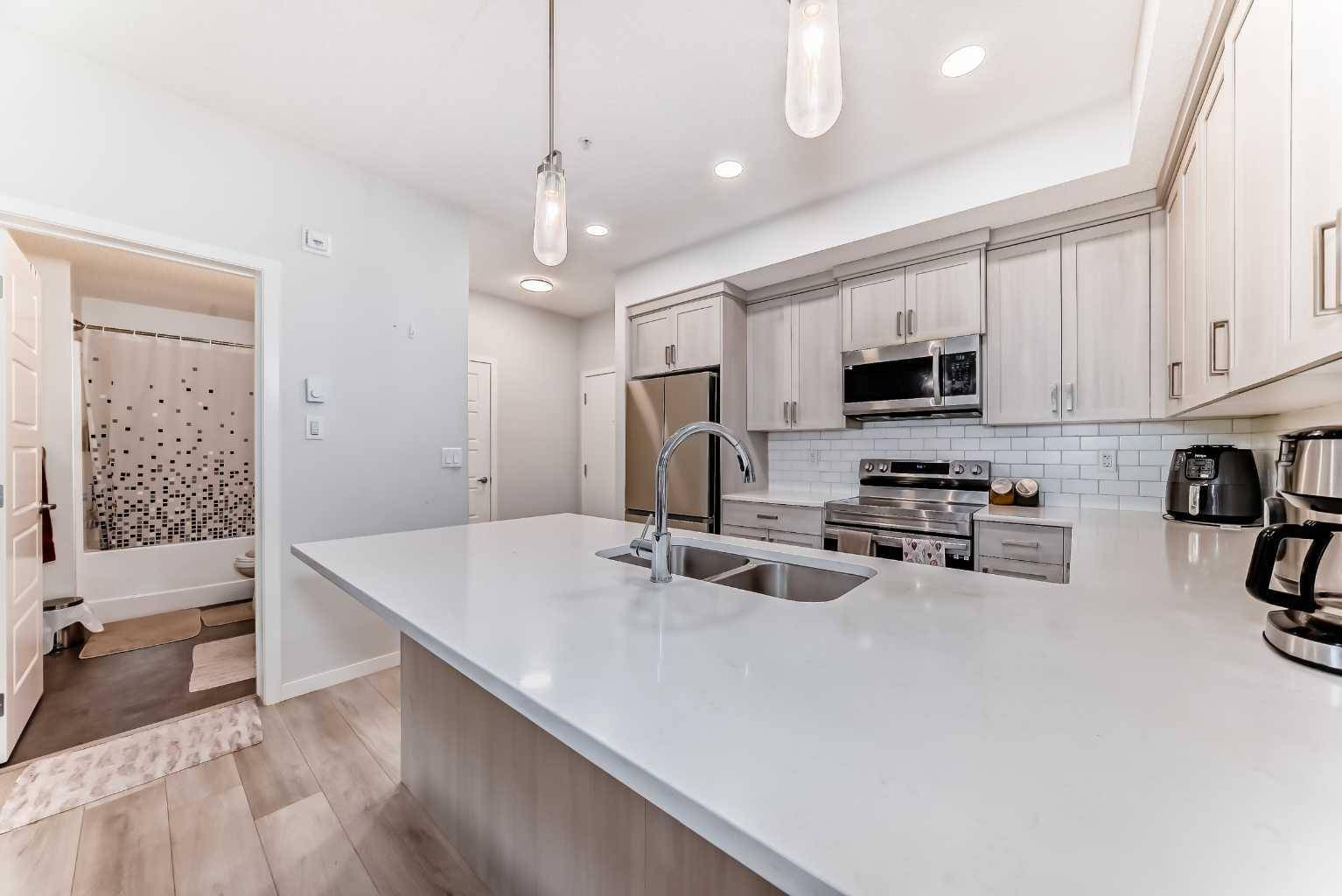 Calgary, AB T3P 1X7,40 Carrington PLZ Northwest #118
