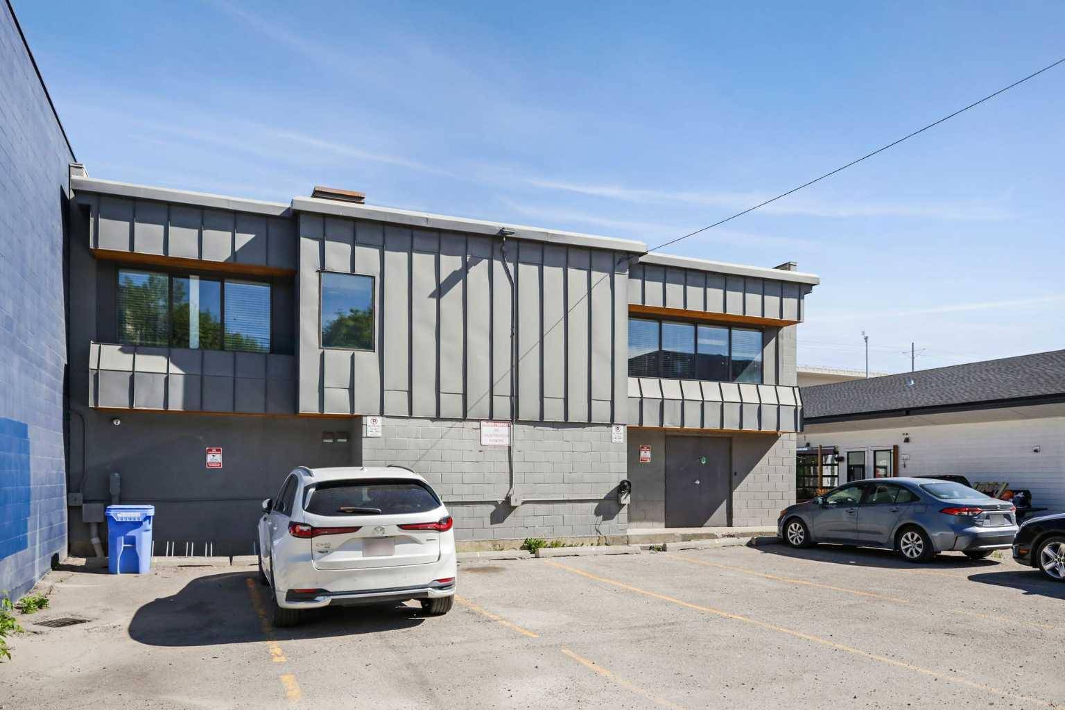 Calgary, AB T3C 0K3,1909 10 AVE Southwest