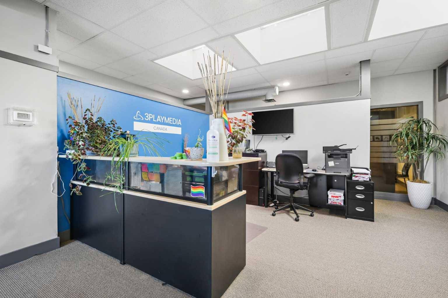 Calgary, AB T3C 0K3,1909 10 AVE Southwest