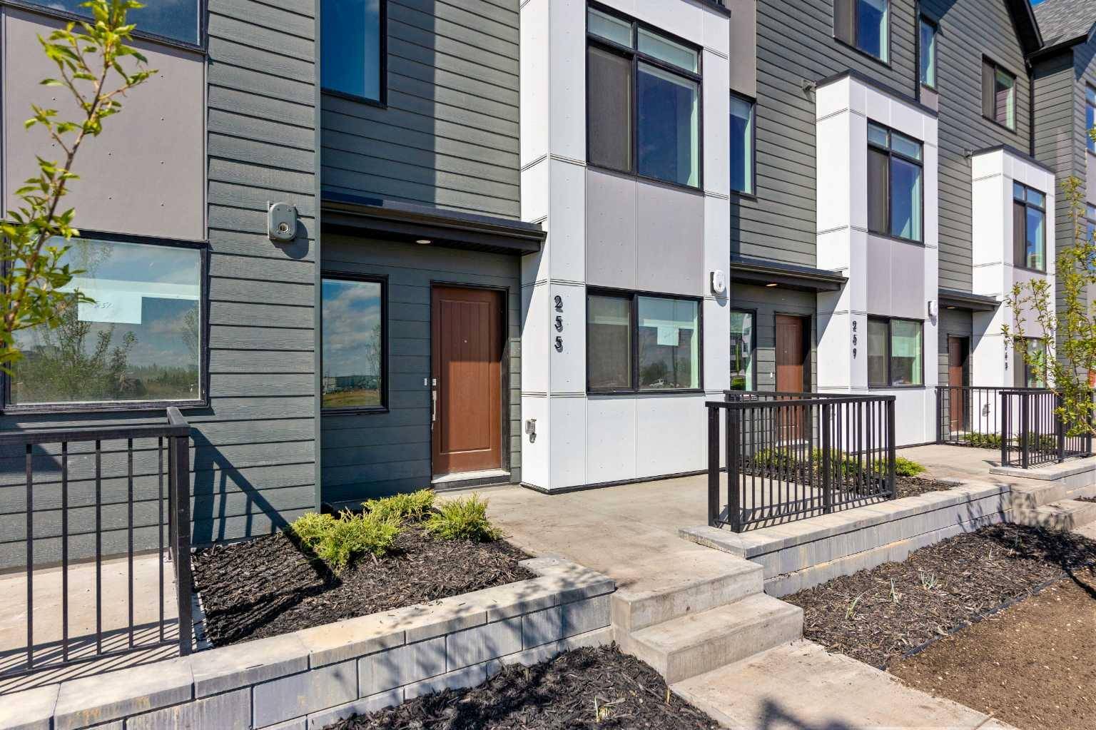 Calgary, AB T3E 8H6,293 Dieppe DR Southwest