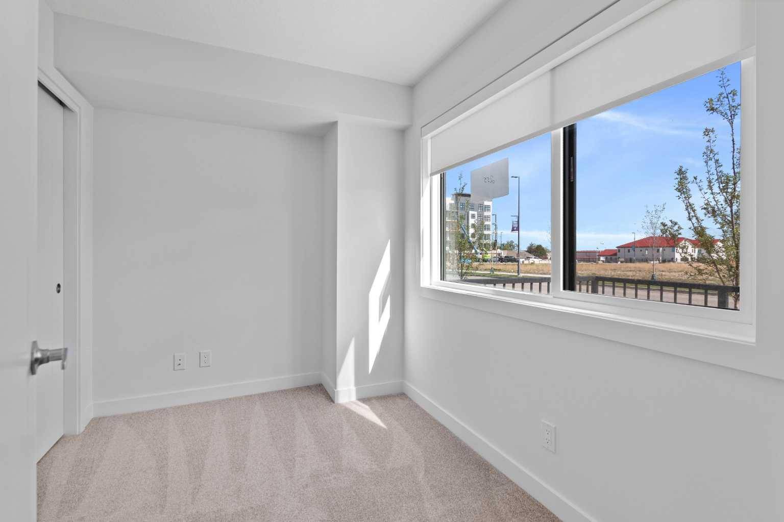 Calgary, AB T3E 8H6,293 Dieppe DR Southwest