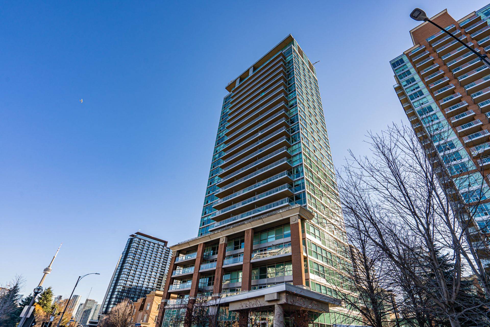 80 Western Battery RD #801, Toronto C01, ON M6K 3S1