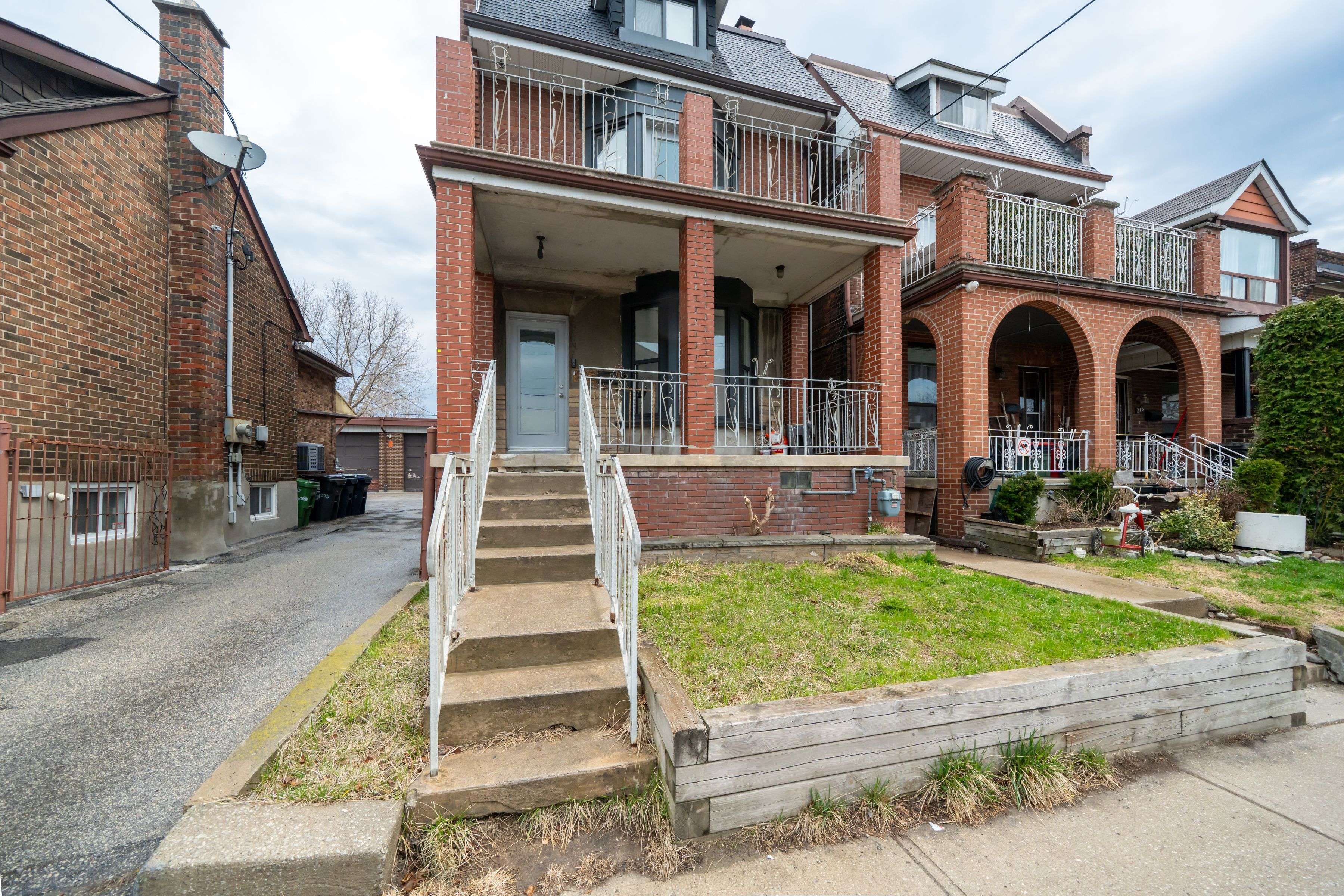 223 Oakwood AVE #BSMT, Toronto C03, ON M6E 2V3