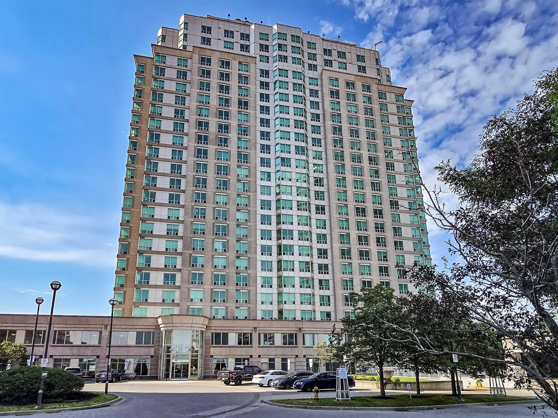 1 Lee Centre DR #Ph201, Toronto E09, ON M1H 3J2