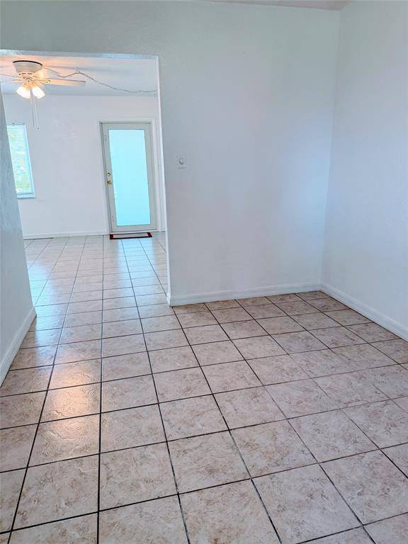 Tamarac, FL 33321,9802 NW 71st St