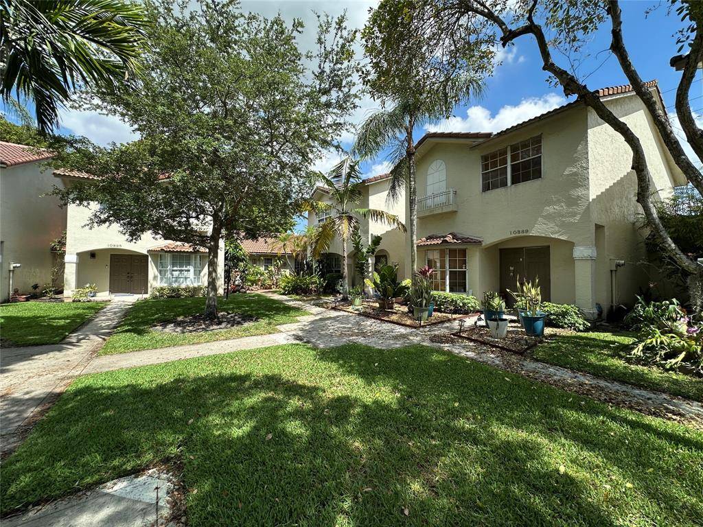 Pembroke Pines, FL 33026,10883 NW 8th St