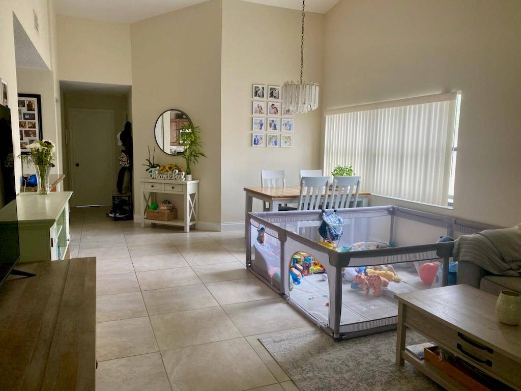 Coral Springs, FL 33071,9609 Riverside Dr #6