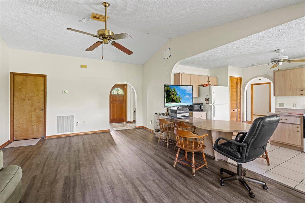 Port St Lucie, FL 34953,2001 SW Driftwood St