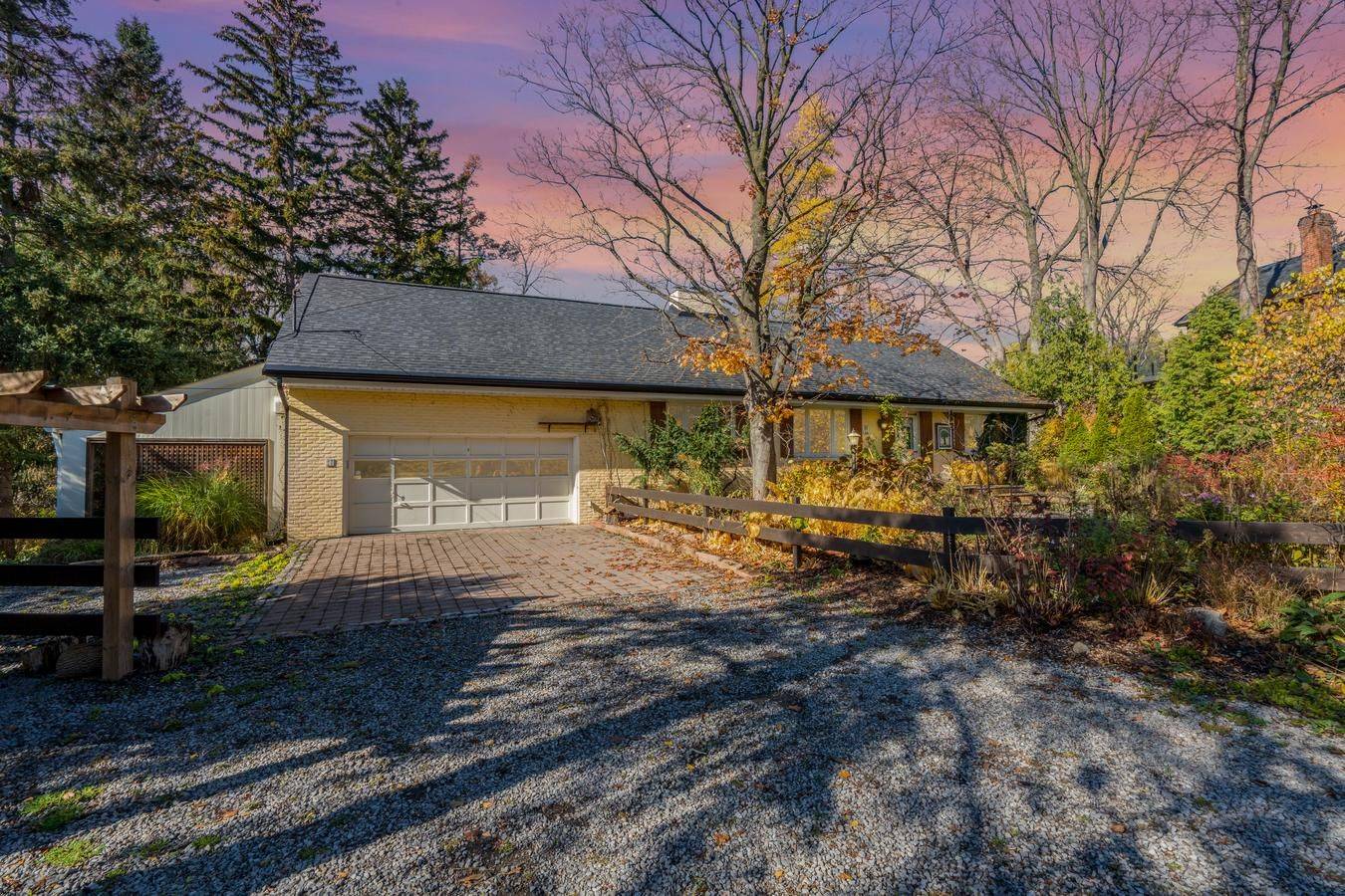 17 Rouge River CIR, Markham, ON L6B 1A8