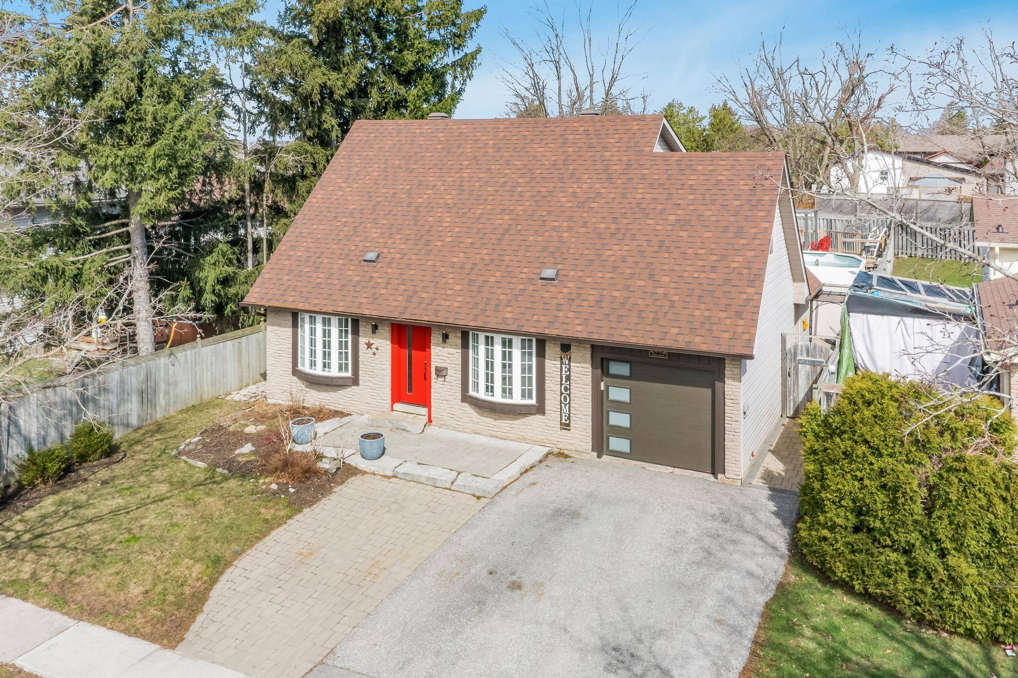 64 Heather ST, Barrie, ON L4N 4N1