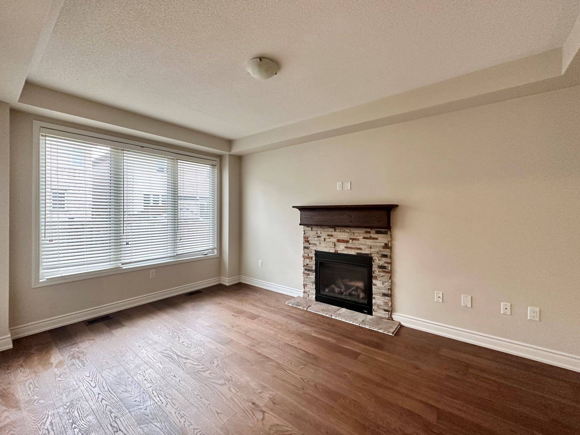 Milton, ON L9T 8R8,945 Asleton BLVD