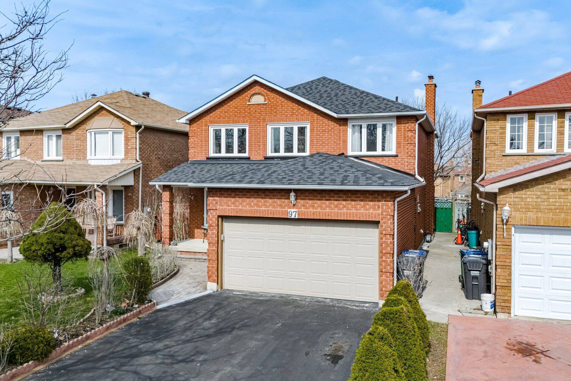 97 Major Wm. Sharpe DR, Brampton, ON L6X 3V1