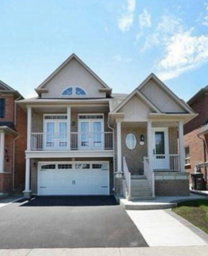32 Okanagan DR, Brampton, ON L6R 2X9