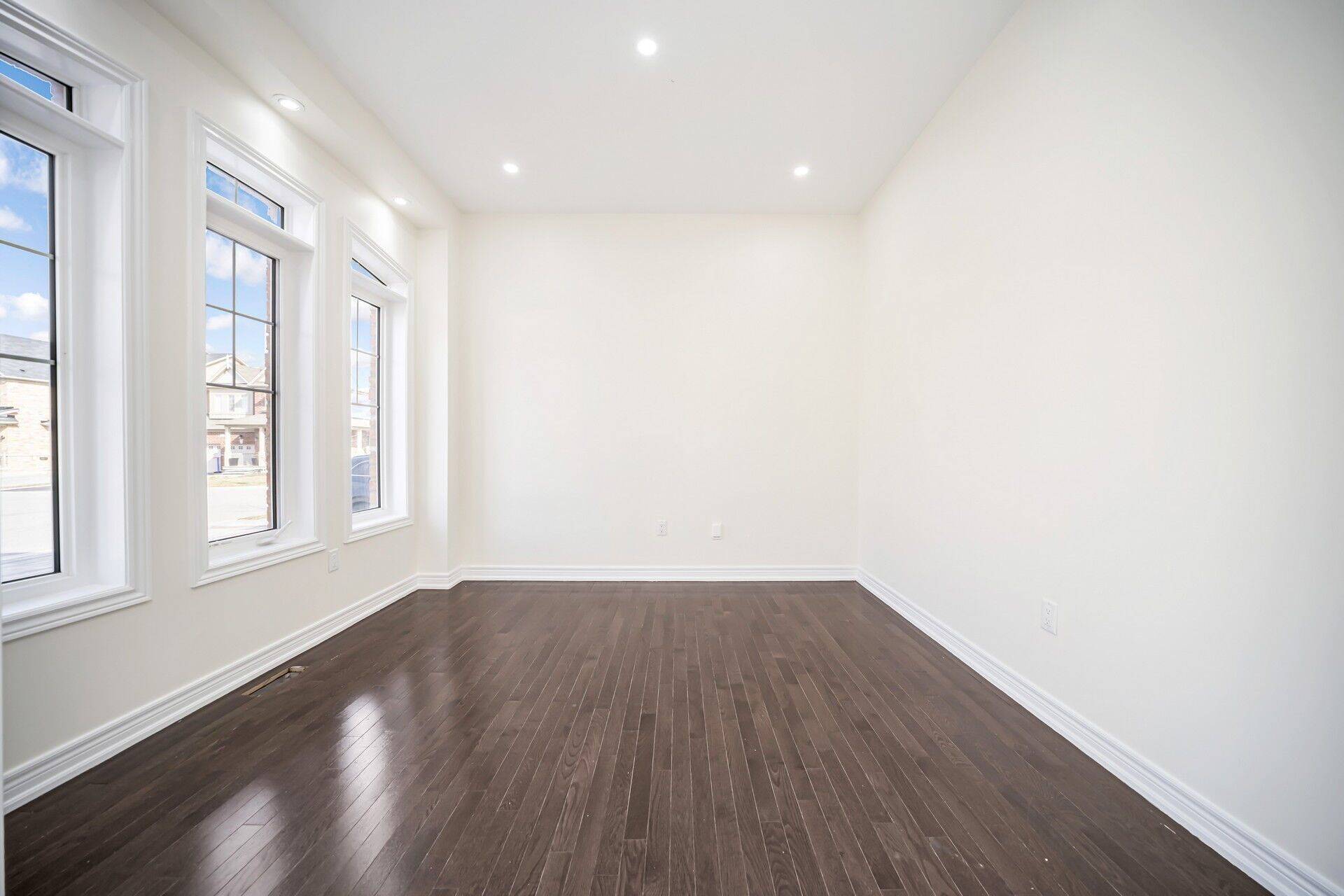 Brampton, ON L7A 0G1,52 Haverstock CRES