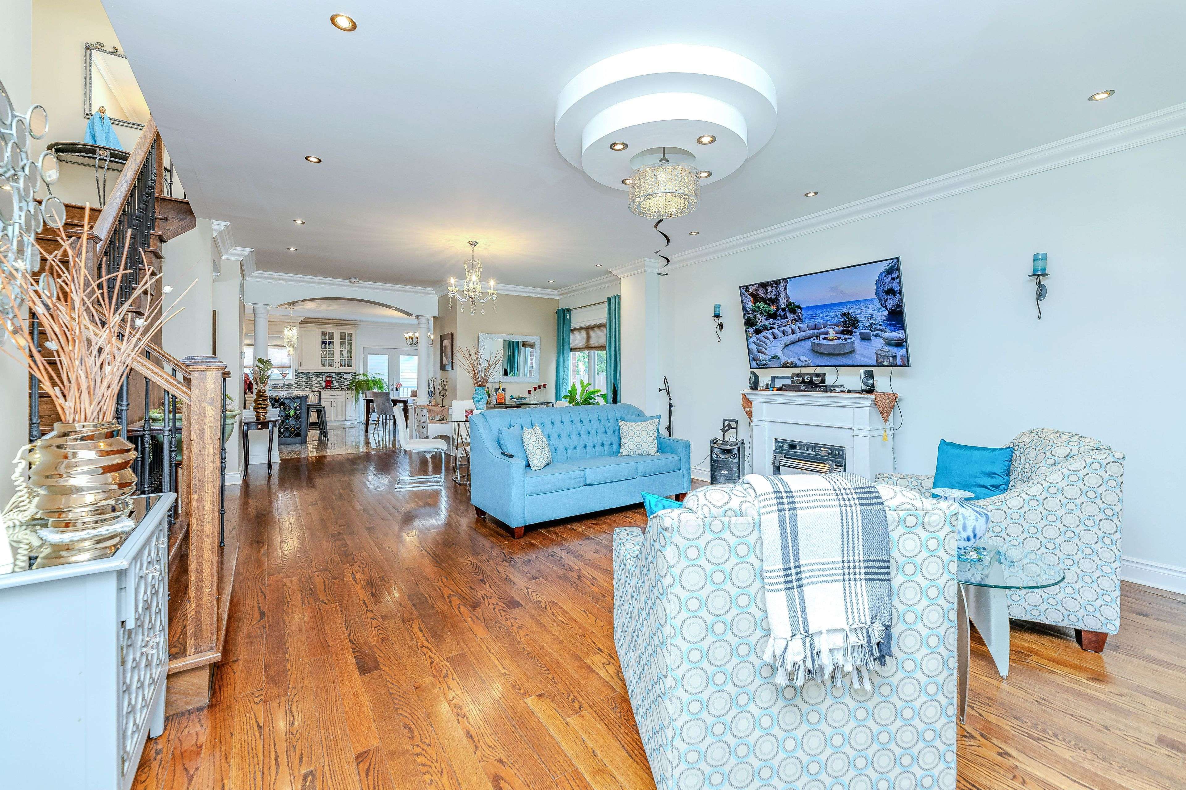 Toronto W04, ON M6N 4L4,134 Brownville AVE