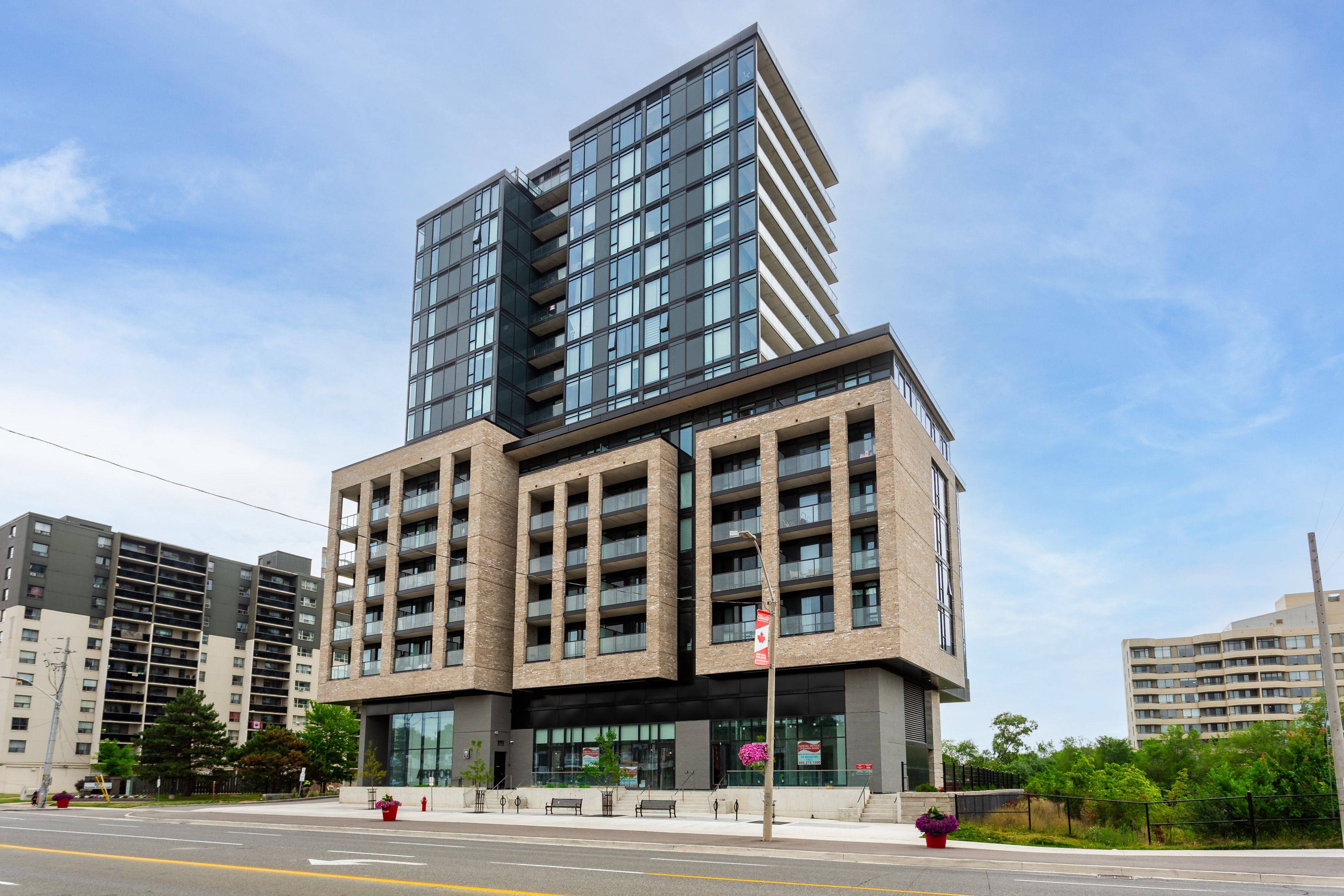 86 Dundas ST E #312, Mississauga, ON L5A 0B1