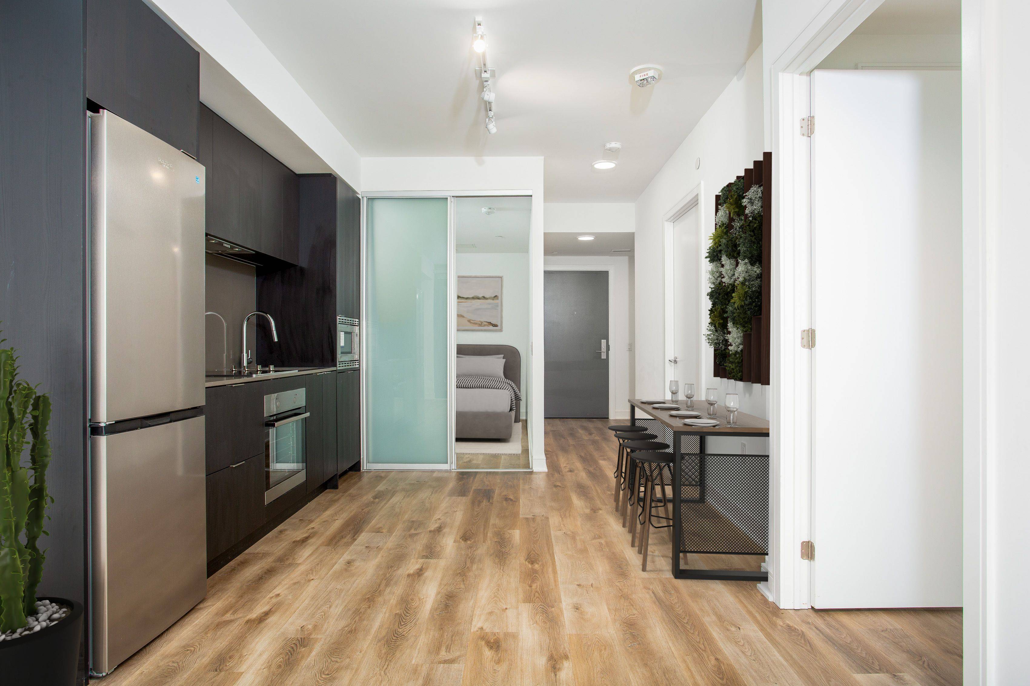 Mississauga, ON L5A 0B1,86 Dundas ST E #312