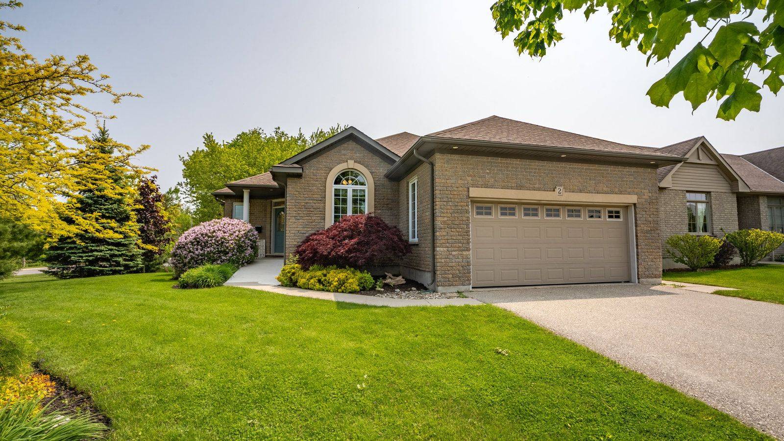 2 Hunter DR S, Norfolk, ON N0E 1M0