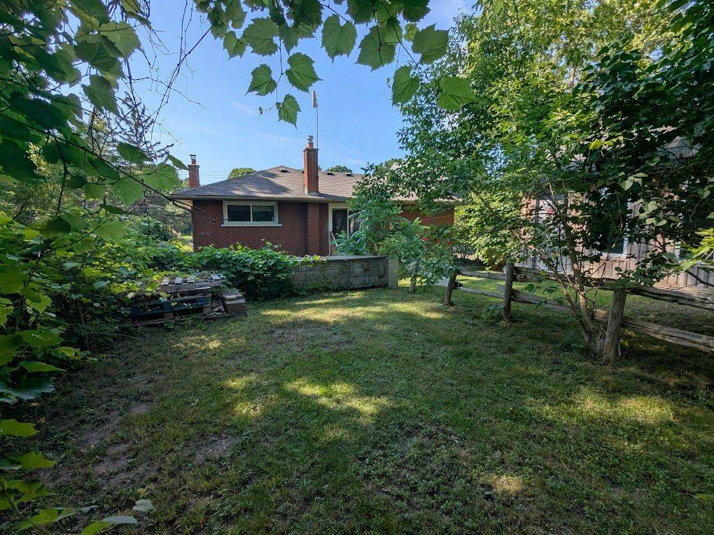 Kitchener, ON N2H 5L5,486 Wellington ST N