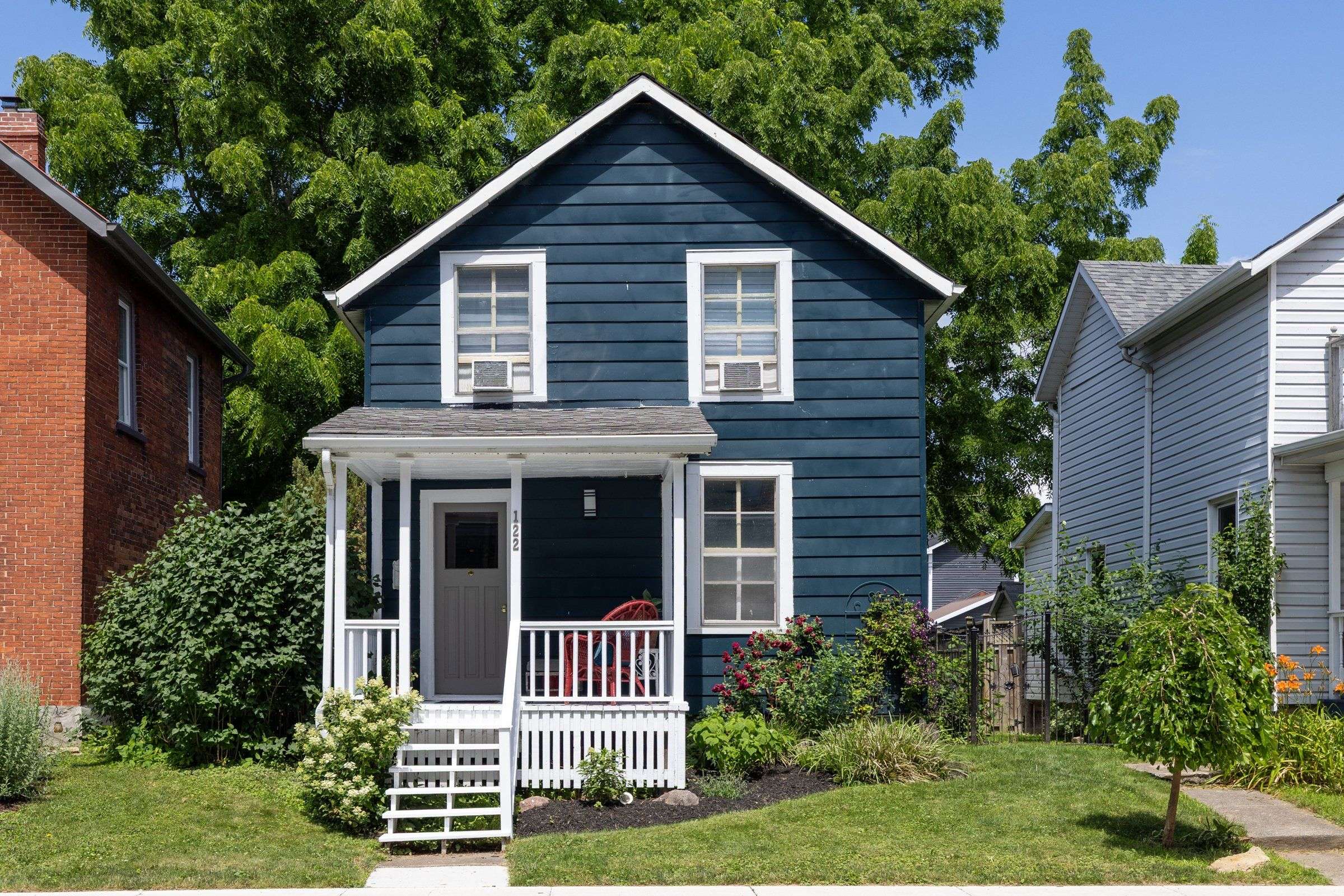 122 South ST, Gananoque, ON K7G 1A2