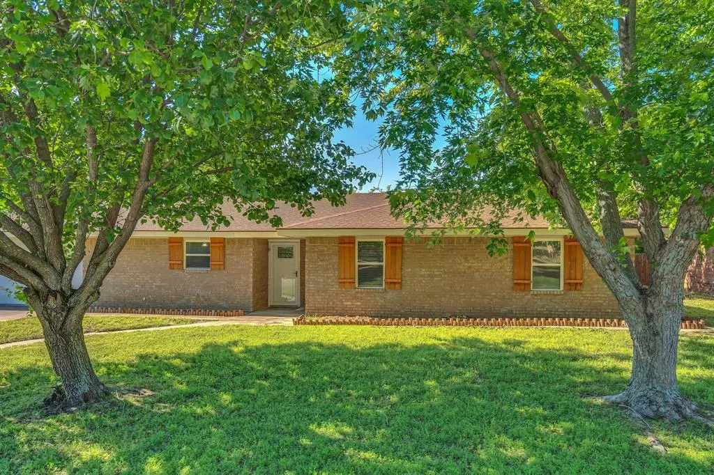 Bowie, TX 76230,1507 Linda Street
