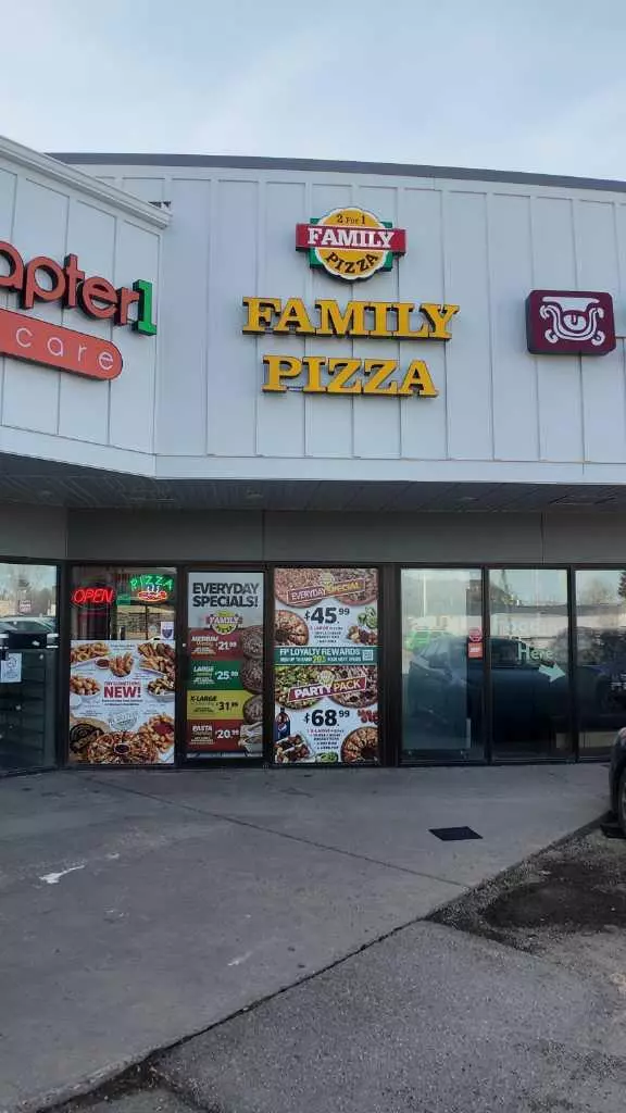 Calgary, AB T2W 4N5,11241 30 ST SW