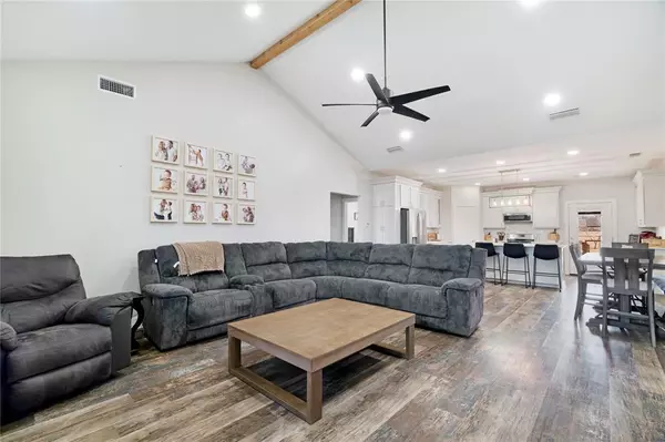 Powderly, TX 75473,586 FM 3298