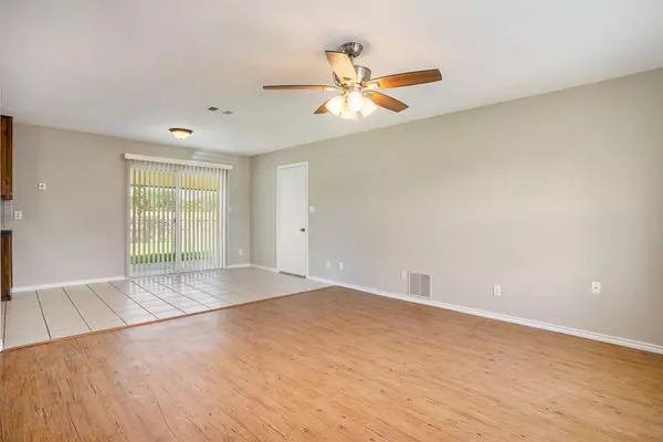 Granbury, TX 76049,826 Meadowlark Circle