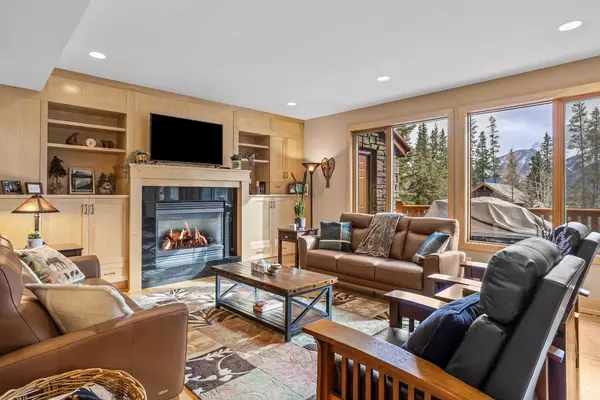 Canmore, AB T1W 3A7,124 Silvertip RDG #4