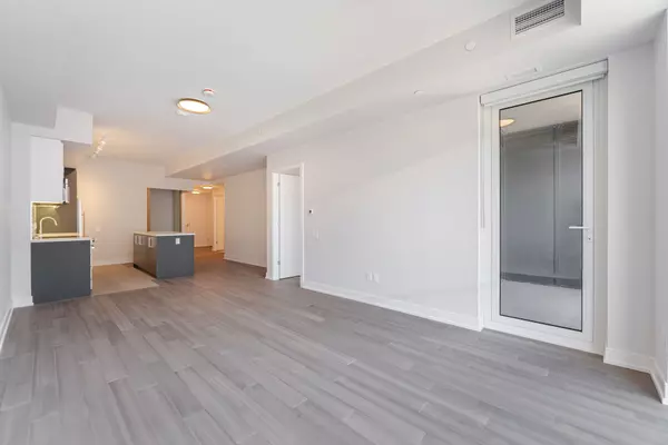 Toronto C01, ON M5S 2H7,664 Spadina AVE #313