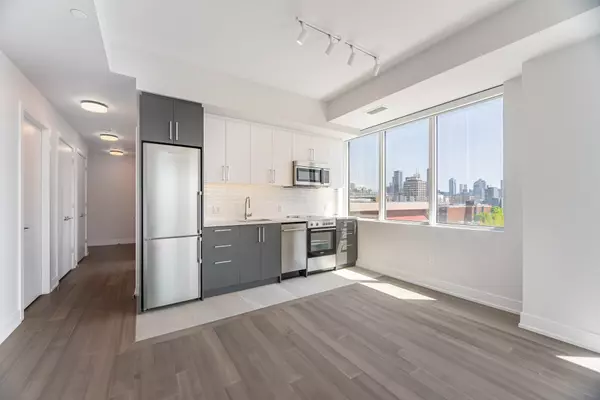 Toronto C01, ON M5S 2H7,664 Spadina AVE #610